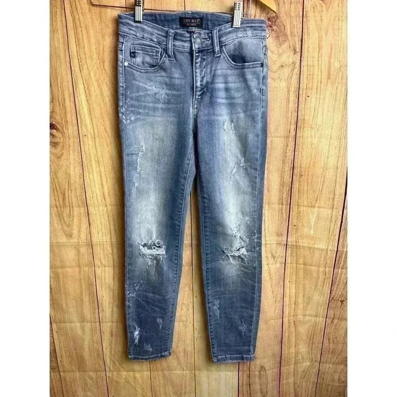 Judy Blue Distressed Lightwash Relaxed Fit Skinny Jeans Size 3/26 - Picture 2 of 8
